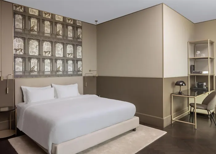 Radisson Collection Hotel, Antica Ξενοδοχείο