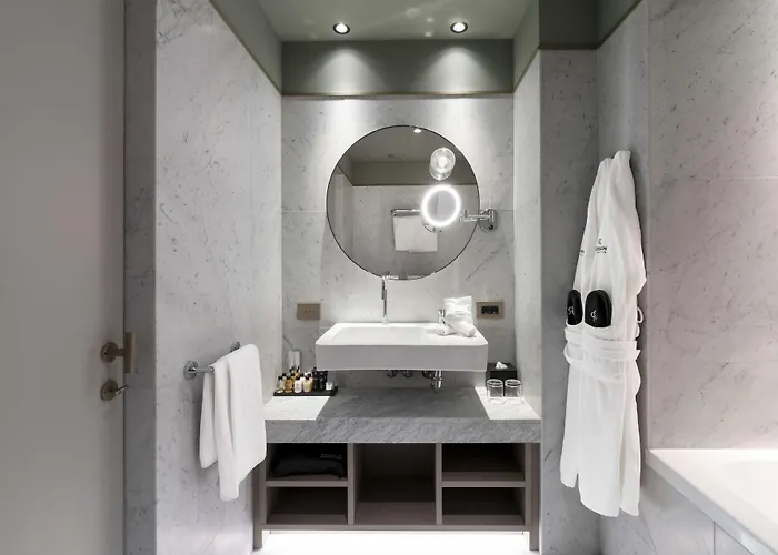 Radisson Collection Hotel, Antica Ξενοδοχείο